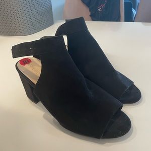 Size 10 Nine West Black Heels!